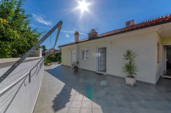 Apartmán Střední Dalmácie - Okrug Gornji DA 3328 N4