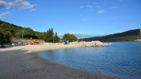 Marina - oblázková pláž.