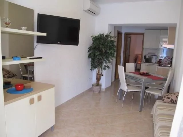 Apartmán Střední Dalmácie - Dugi Rat DA 2803 N2