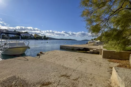 Pobřeží a moře 20 m pěší chůzí od domu.